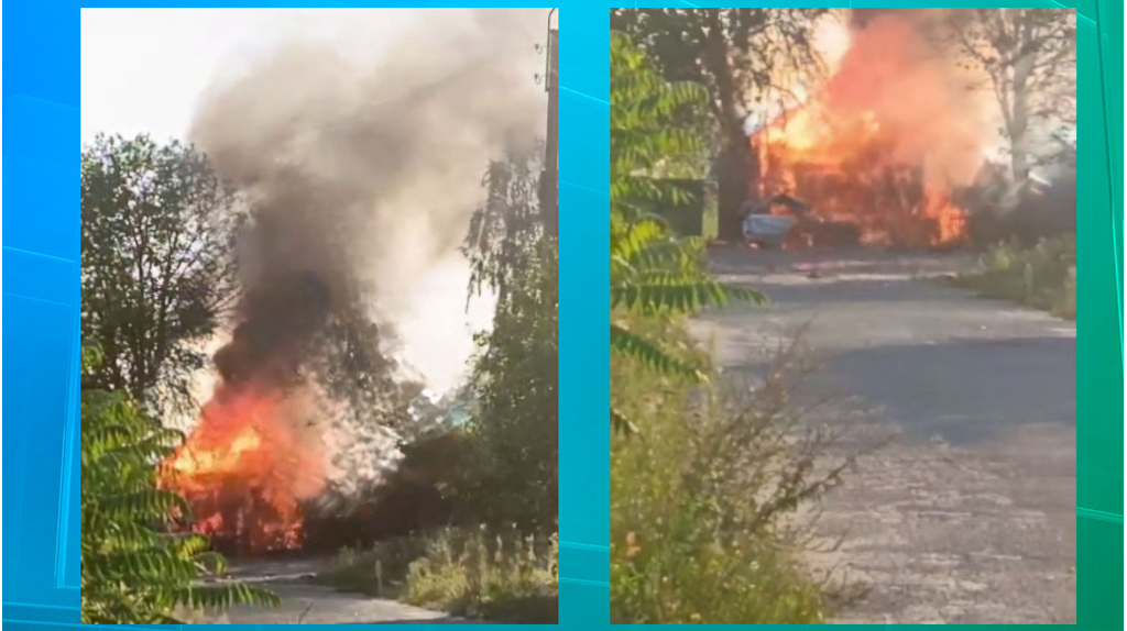 В Сети появилось видео горящих после удара ВСУ в Климовском районе дома и машины