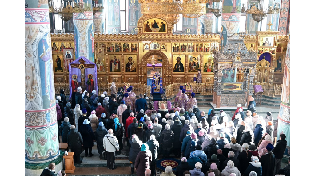 Фоторепортаж: в Брянске встретили ковчег с частью Пояса Пресвятой Богородицы