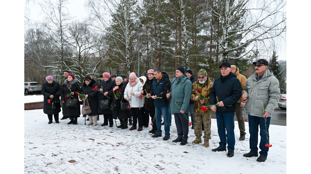 В годовщину первой Чеченской кампании в Брянске почтили память погибших воинов