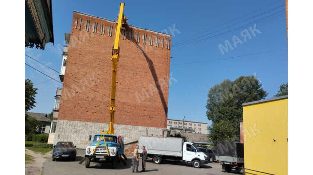 В Новозыбкове прошедшие капремонт крыши многоэтажек дали течь 