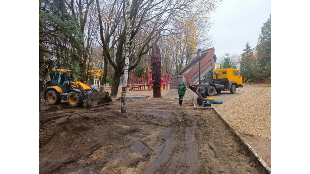 В парке имени А.К. Толстого в Брянске начали обновлять детскую площадку