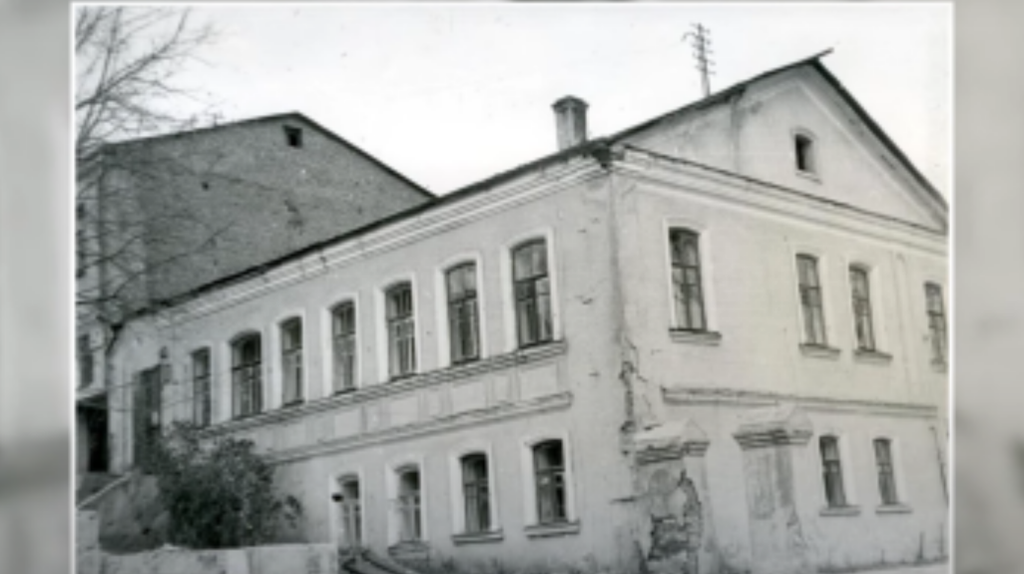 Развалины Дома Чулковых на бульваре Гагарина в Брянске решили продать