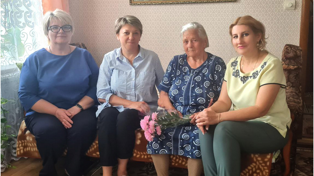 Жительницу Суземки с 95-летием поздравил президент Путин