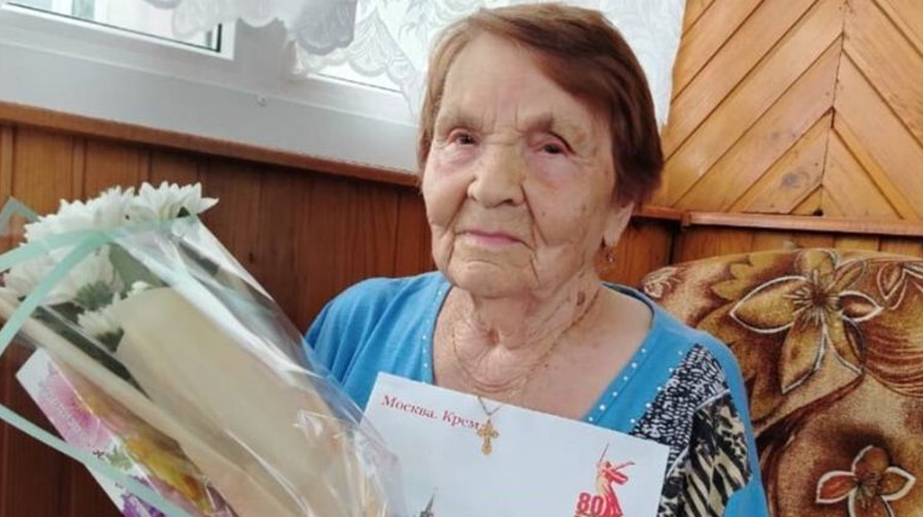 Валентина Баранова из Дятьково отметила 90-летний юбилей