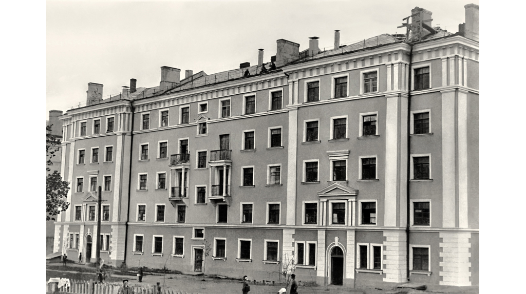 Брянцам показали старое фото дома на Арсенальской № 31 из 1940-х годов