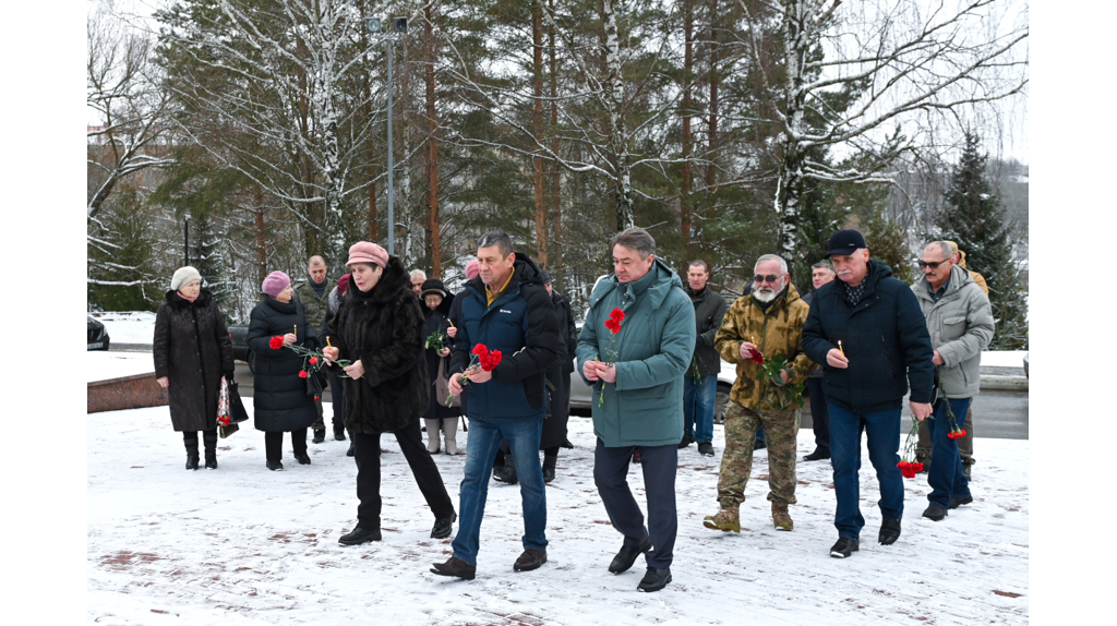 В годовщину первой Чеченской кампании в Брянске почтили память погибших воинов