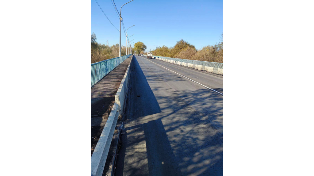 В Брянске сняли на фото обновленный мост через Болву