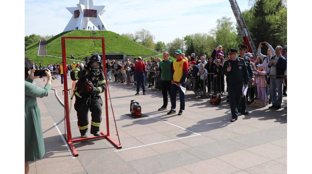В Брянске прошли соревнования огнеборцев «Пожарный Олимп»