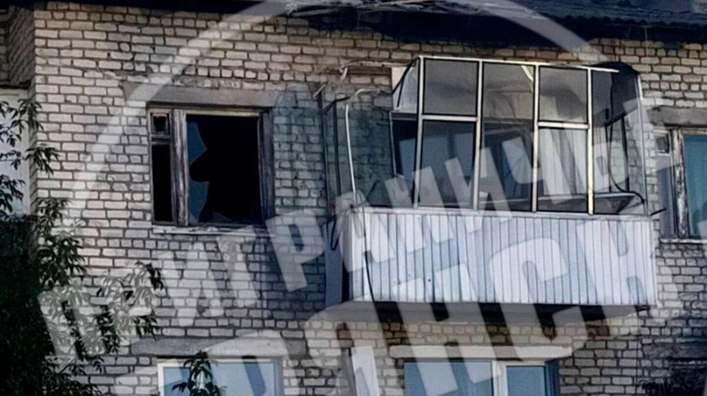 Украинский дрон атаковал многоквартирный дом в Погаре