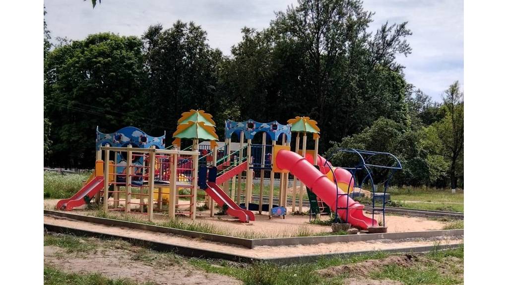 На благоустройство парка в брянском посёлке Красная Гора выделили 1,5 млн рублей