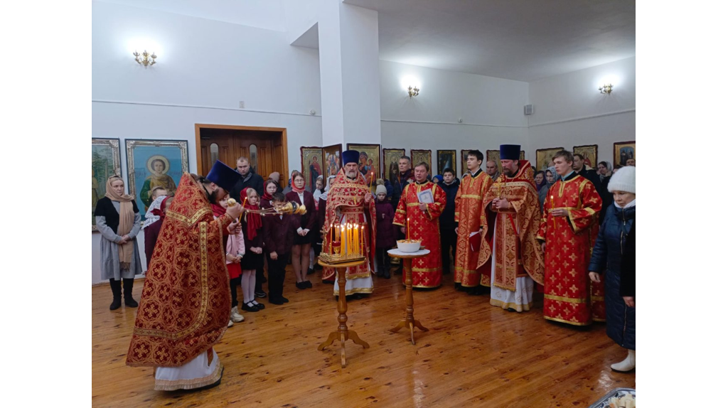 Храм брянского поселка Локоть отметил престольный праздник