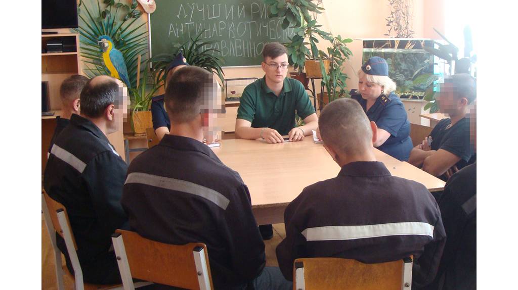 В Сураже осужденные встретились с председателем отделения ВОД «Волонтеры Победы»