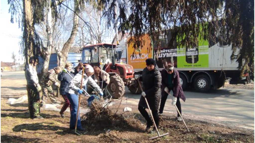 В Трубчевском районе провели первую в году санитарную пятницу