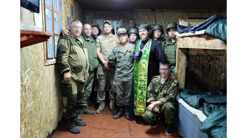 Навлинский священник посетил на границе бойцов СВО