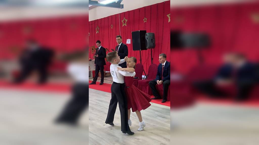 Пара из Брянска триумфально выступила на фестивале по спортивным бальным танцам в Орле