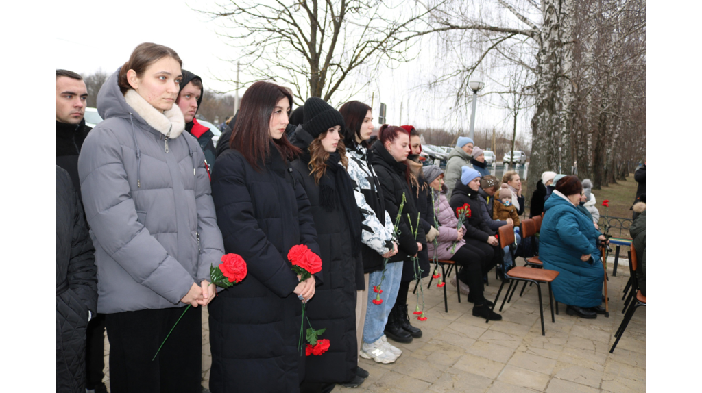 В брянском поселке Комаричи увековечили память погибших в СВО земляков