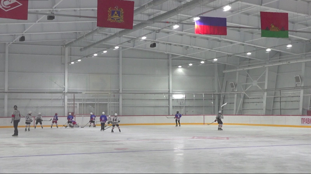 В Фокинском района Брянска открыли Дворец зимних видов спорта