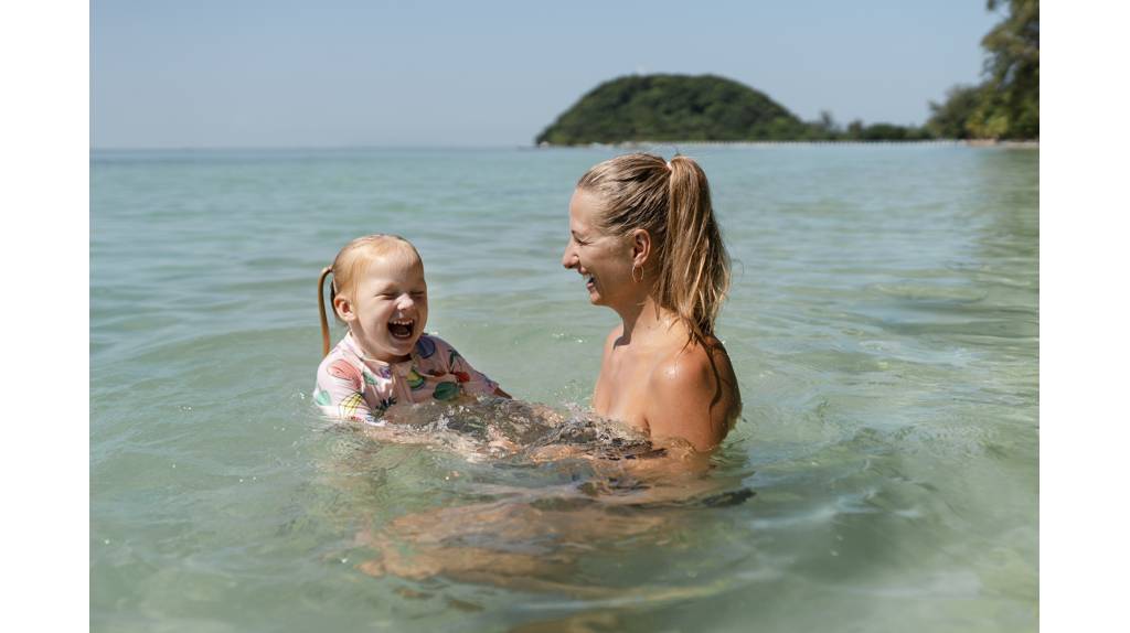 Отдыхать, но не расслабляться: как брянцам защитить ребёнка от ротавируса на море