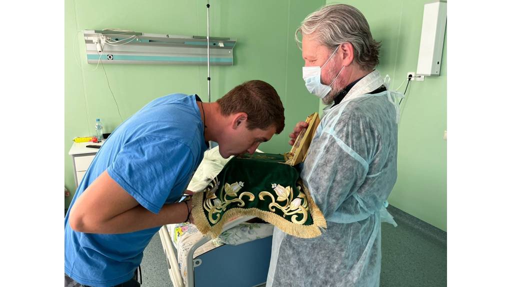В Брянский онкогематологический центр принесён ковчег с мощами Матроны Московской
