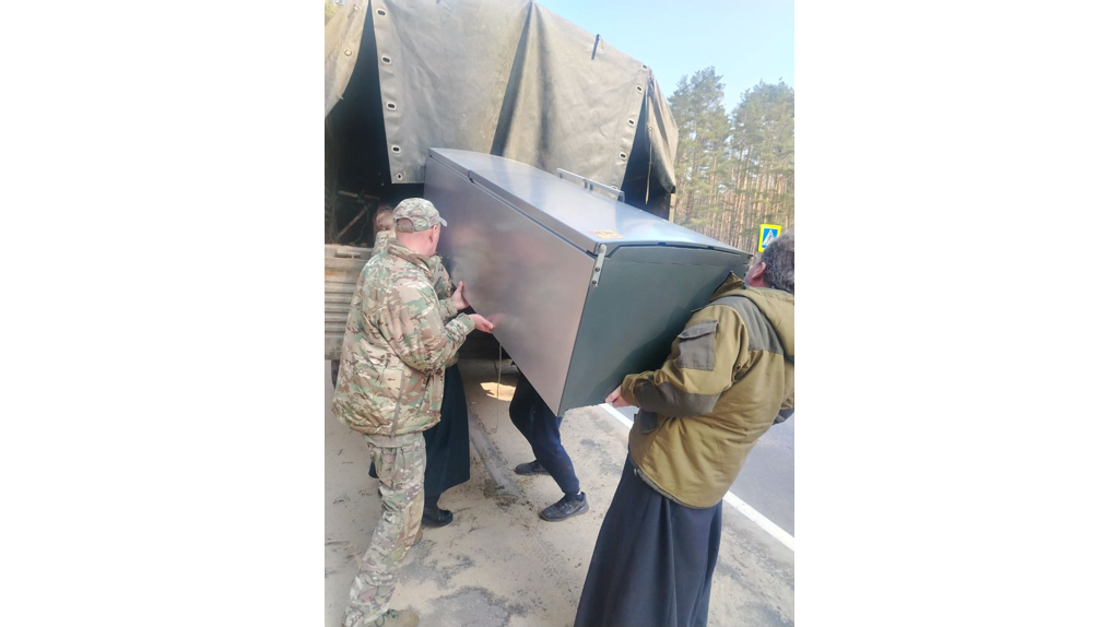 Бойцам СВО в брянском приграничье достали бензопилу, холодильник и стройматериалы