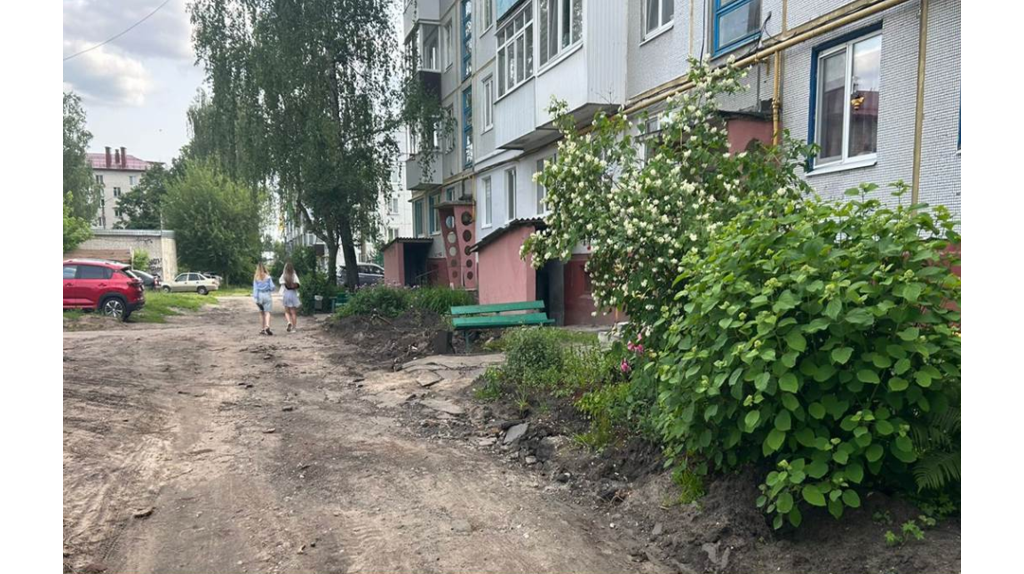 В Карачевском районе Брянщины по нацпроекту благоустраивают дворы