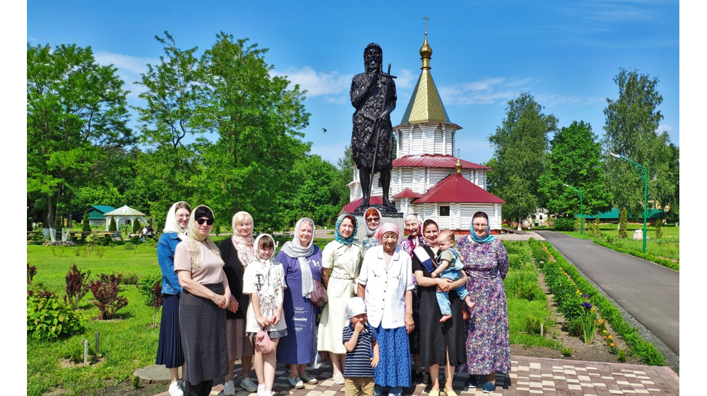 Брянские паломники посетили Бело-Бережскую мужскую пустынь