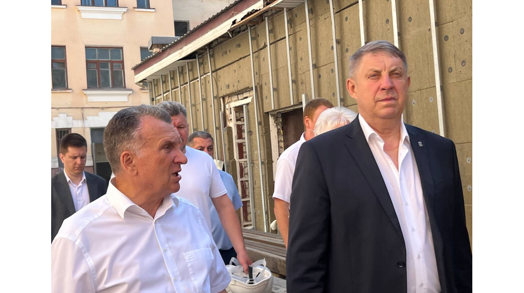 На здании филиала Сеченовки в Брянске заменят кровлю