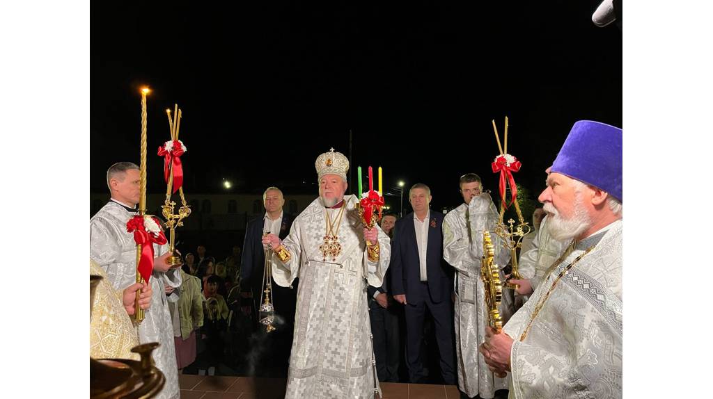 Губернатор Александр Богомаз встретил Светлую Пасху в Клинцах
