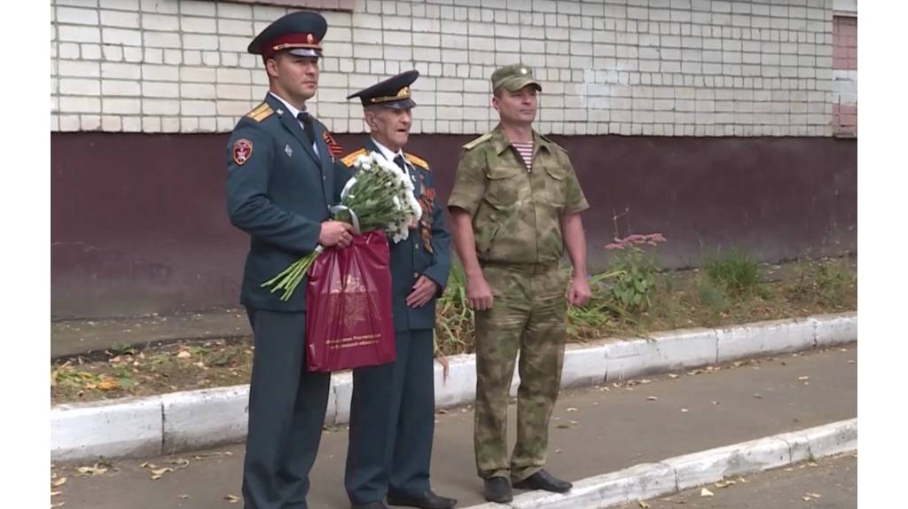 В Брянске поздравляют ветеранов с годовщиной освобождения Брянщины от гитлеровцев