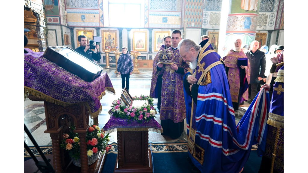 Фоторепортаж: в Брянске встретили ковчег с частью Пояса Пресвятой Богородицы