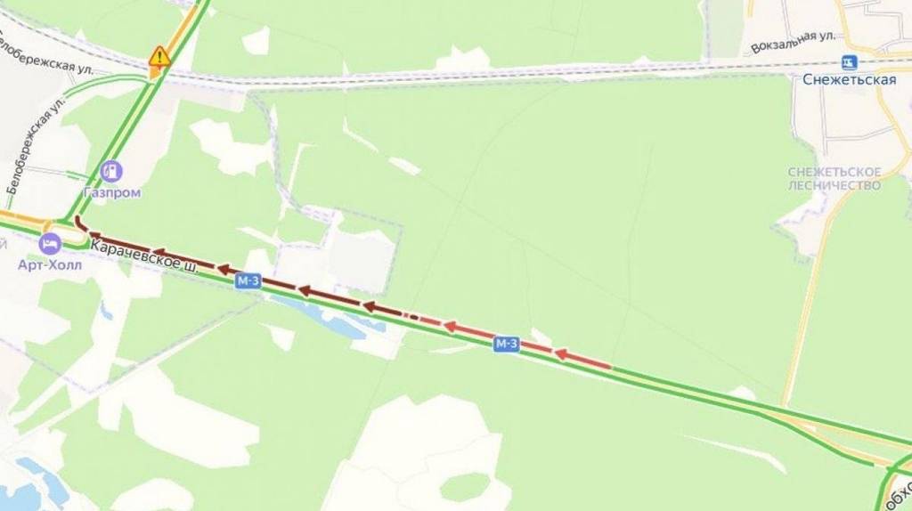 В Брянской области на трассе М-3 образовалась гигантская пробка
