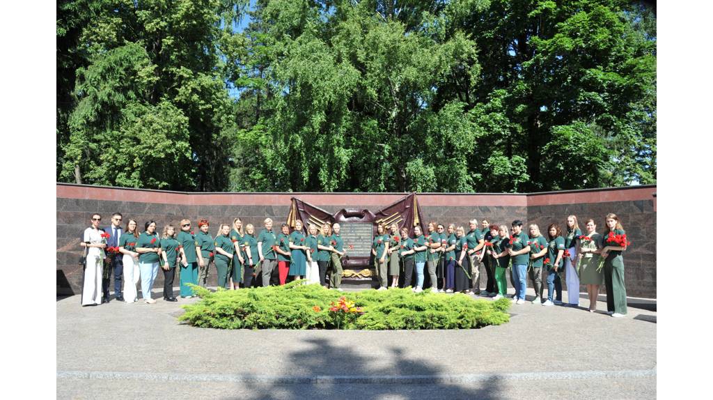 В День памяти и скорби брянский губернатор возложил цветы к могиле Неизвестного солдата