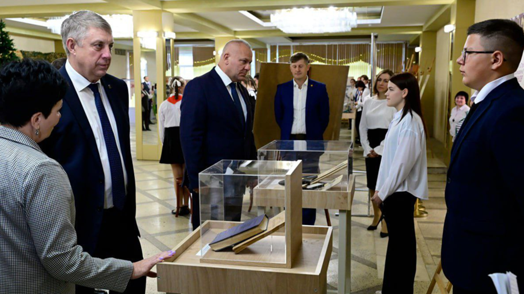 Брянский губернатор призвал помнить о мужестве учителей-фронтовиков