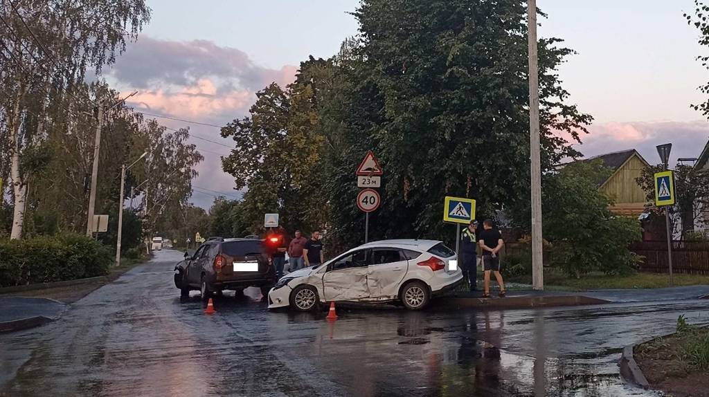 В Брянске в серьёзном ДТП на Болховской пострадала 9-летняя девочка