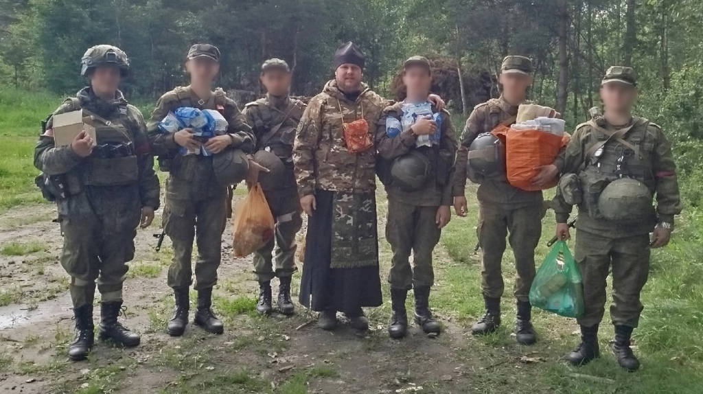 Брянский священник доставил стройматериалы и FPV-очки для дронов бойцам СВО