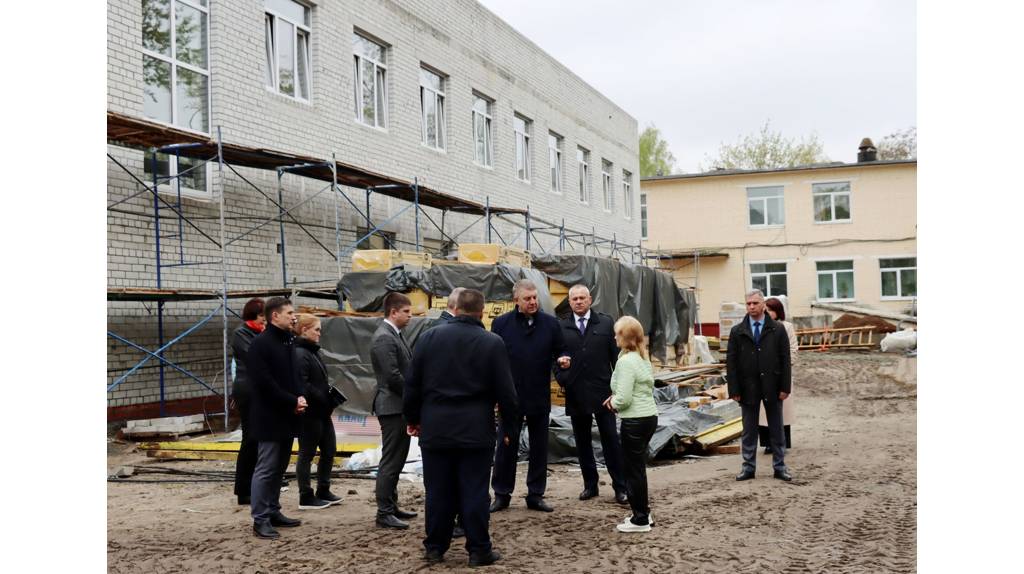 Губернатор Богомаз посетил социально значимые стройки Фокинского района Брянска