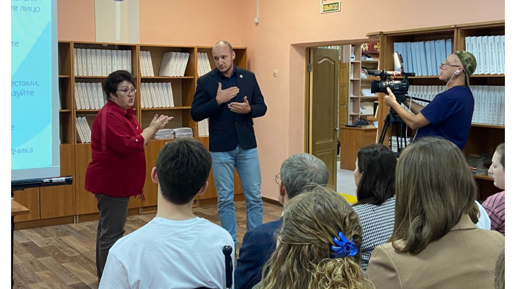 В Брянске член ЦИК Николай Левичев встретился с волонтерами