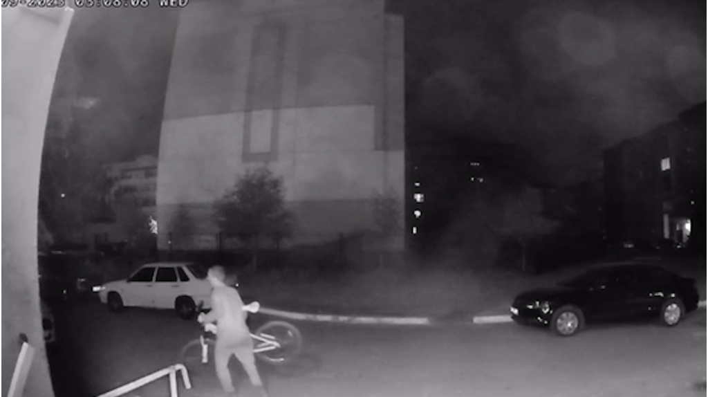 В Брянске полицейские оперативно задержали велосипедного вора