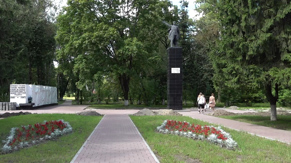 В Бежицком районе Брянска за 35 миллиона рублей благоустроят 14 общественных мест