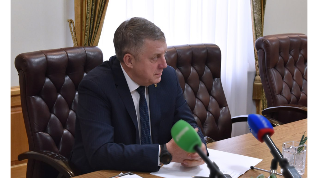 Александр Богомаз провел рабочую встречу с  руководителем «Мегаполис» Кубаревым