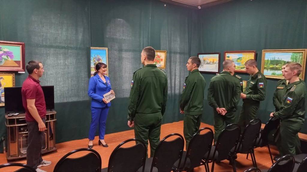 Солдаты-срочники посетили Суражский краеведческий музей
