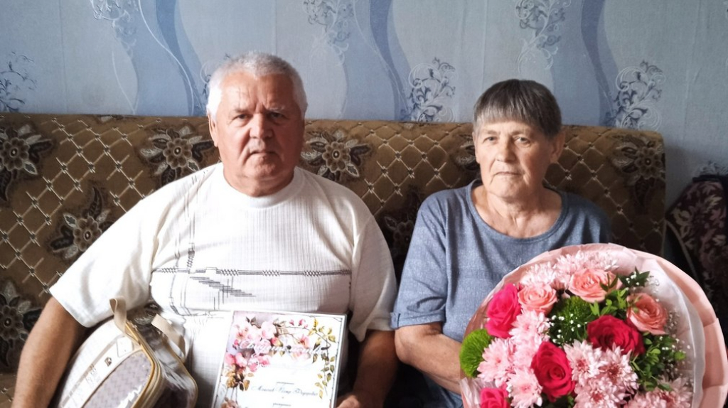 Брянские супруги Моисеевы отметили золотую свадьбу