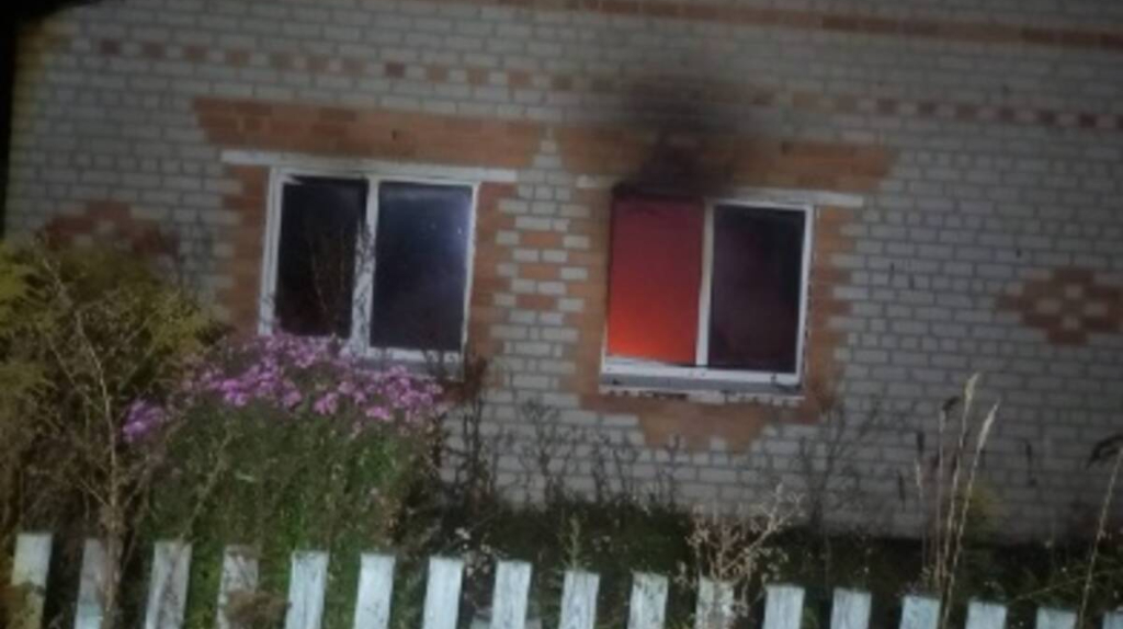 В брянском селе Зёрново дрон ВСУ угодил в жилой дом
