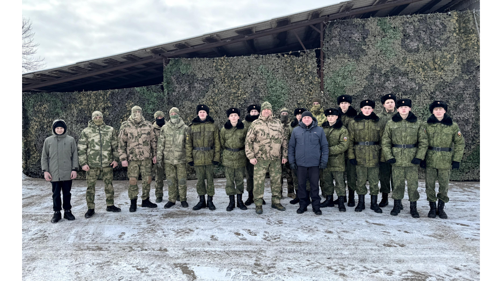 В Клинцах на базе ОМОН «Арсенал» прошёл день открытых дверей для школьников