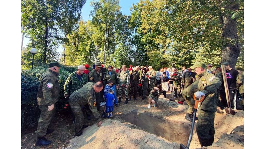 В Навле перезахоронили останки красноармейцев