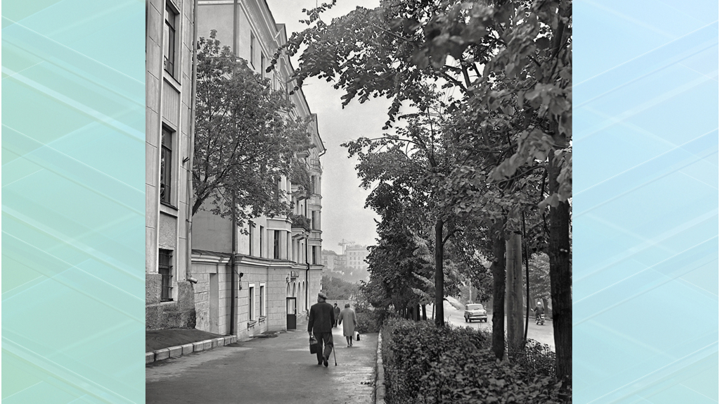 Жителям Брянска показали проспект Ленина начала 1970-х