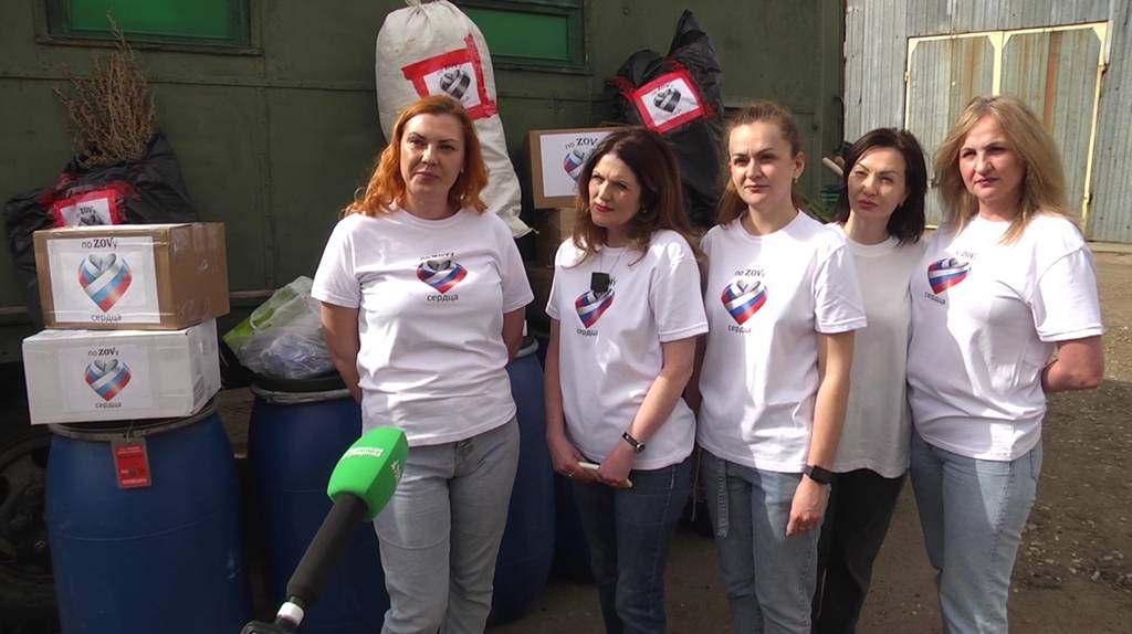Клинцовские волонтеры освоили изготовление «панцирей» для участников СВО