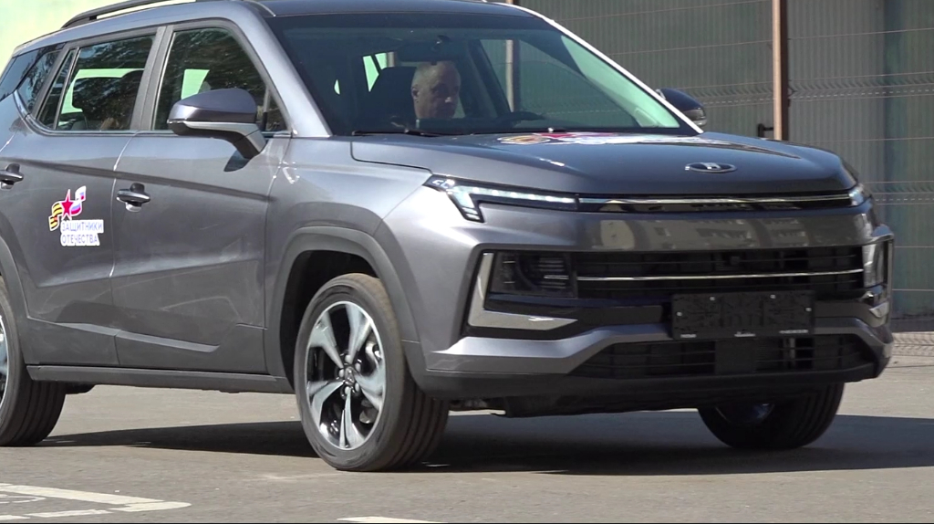 Два брянских ветерана СВО получили автомобили с ручным управлением
