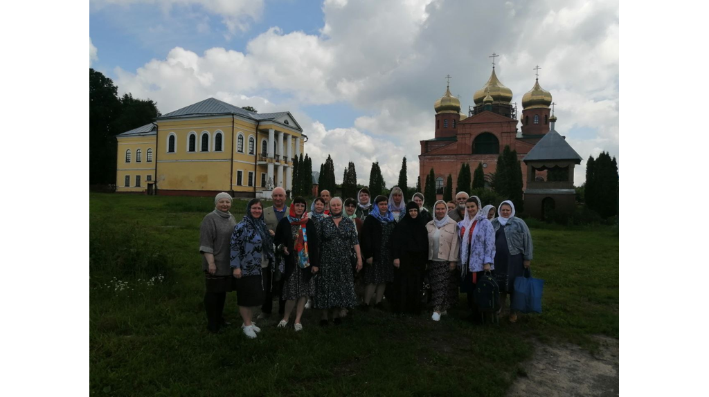 Брянские паломники посетили Карачевский Воскресенский мужской монастырь