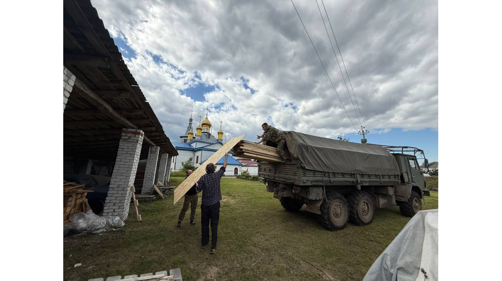 Брянские прихожане отправили очередную партию гуманитарной помощи бойцам СВО